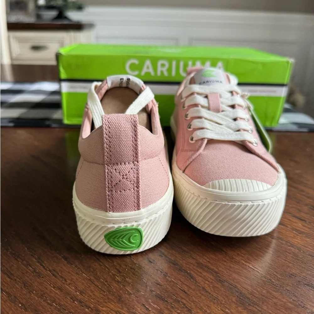 Cariuma OCA Low‎ Rose Canvas Sneaker